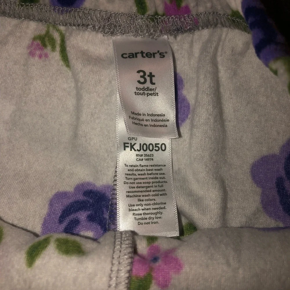 5/$25 Carter’s size 3T girls sweatpants. Purple and gray floral polyester pants